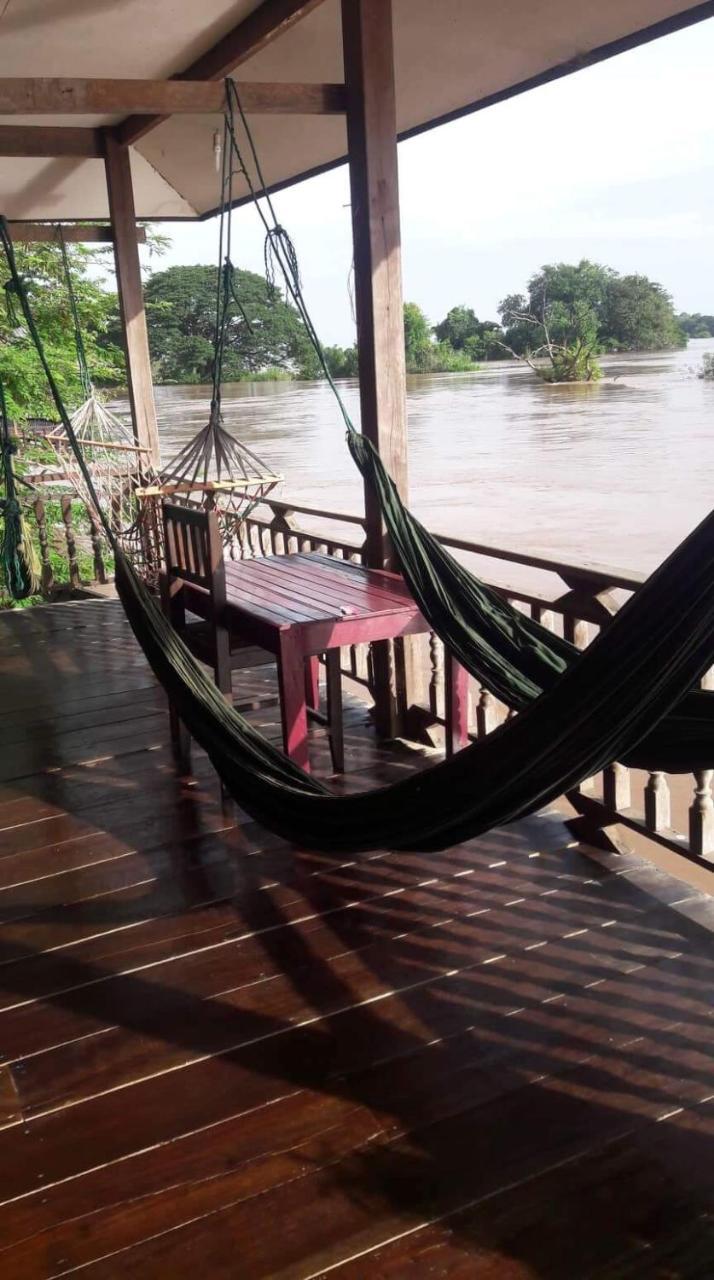 Riverside Bungalow Hotell Ban Dondét Exteriör bild