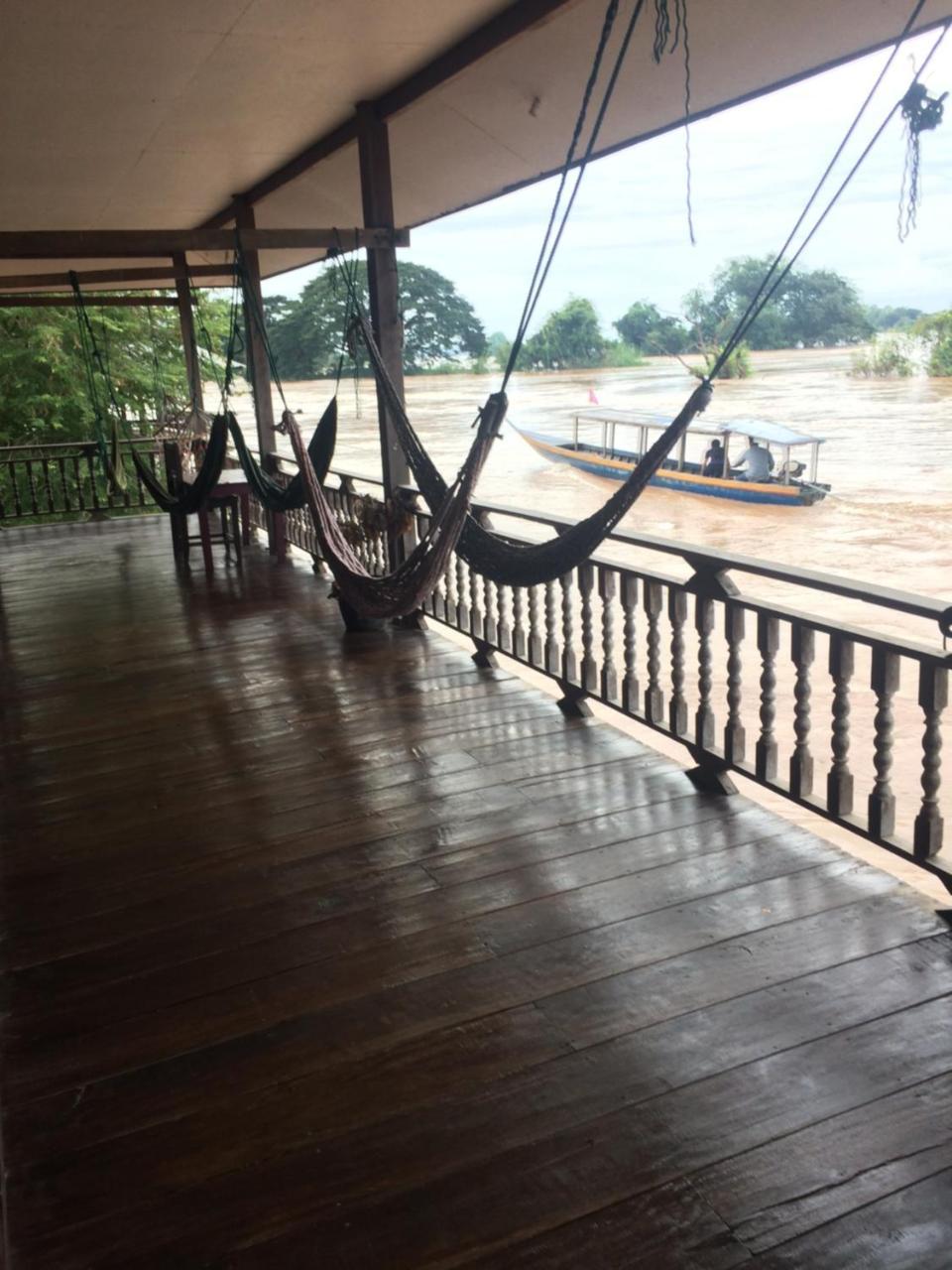 Riverside Bungalow Hotell Ban Dondét Exteriör bild