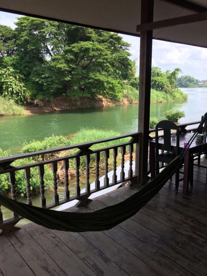Riverside Bungalow Hotell Ban Dondét Exteriör bild