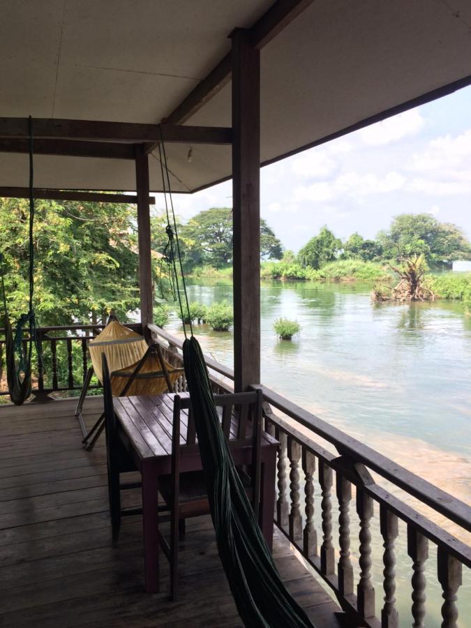 Riverside Bungalow Hotell Ban Dondét Exteriör bild